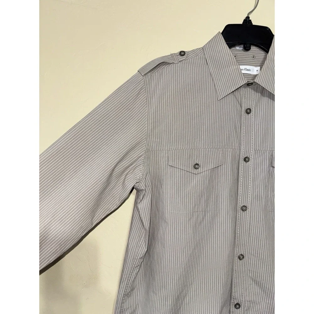 Calvin Klein Men's Non-Iron Long‎ Sleeve Grey Stripe Dress Shirt Size Medium